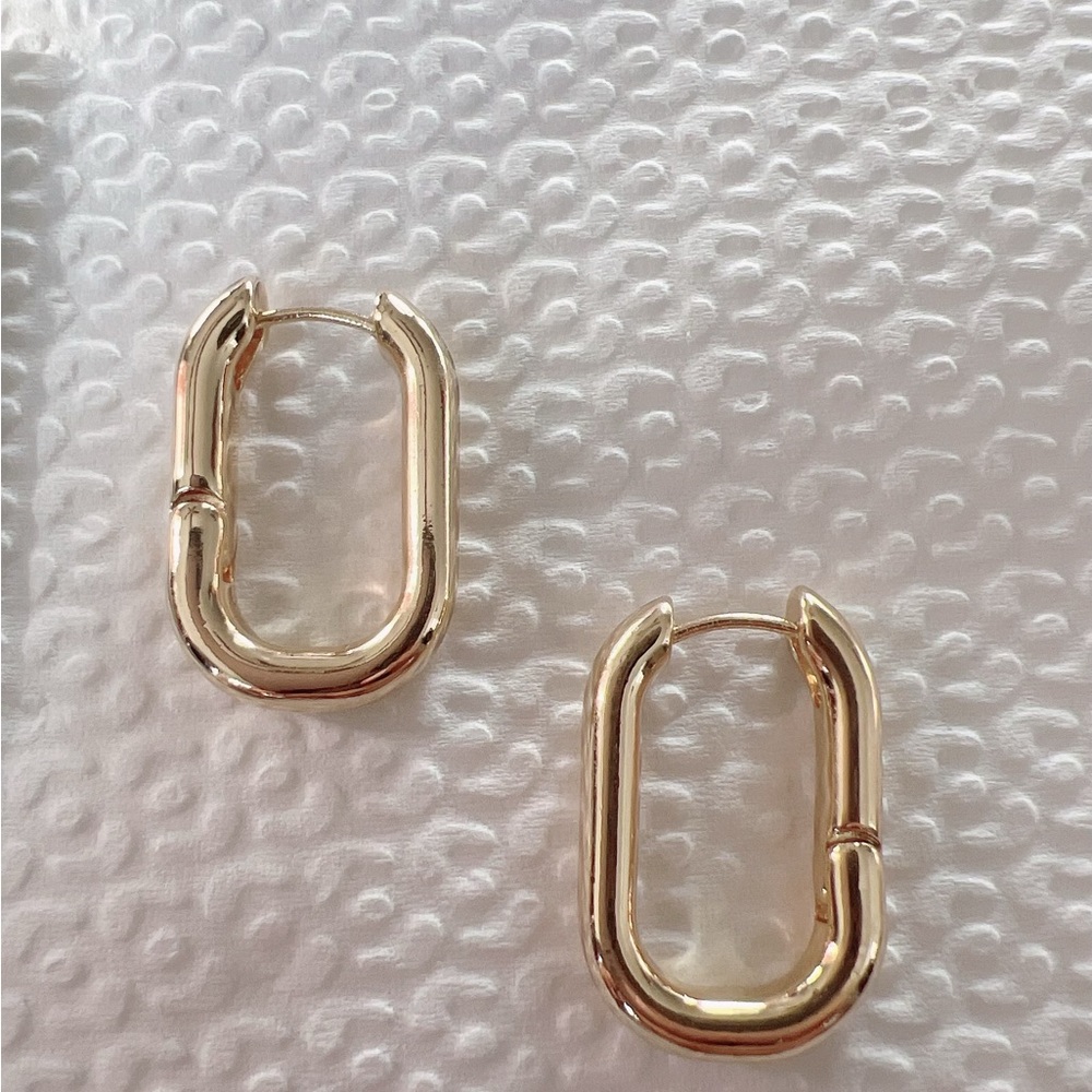 Rounded Corner Rectangle Gold Tone Hoops